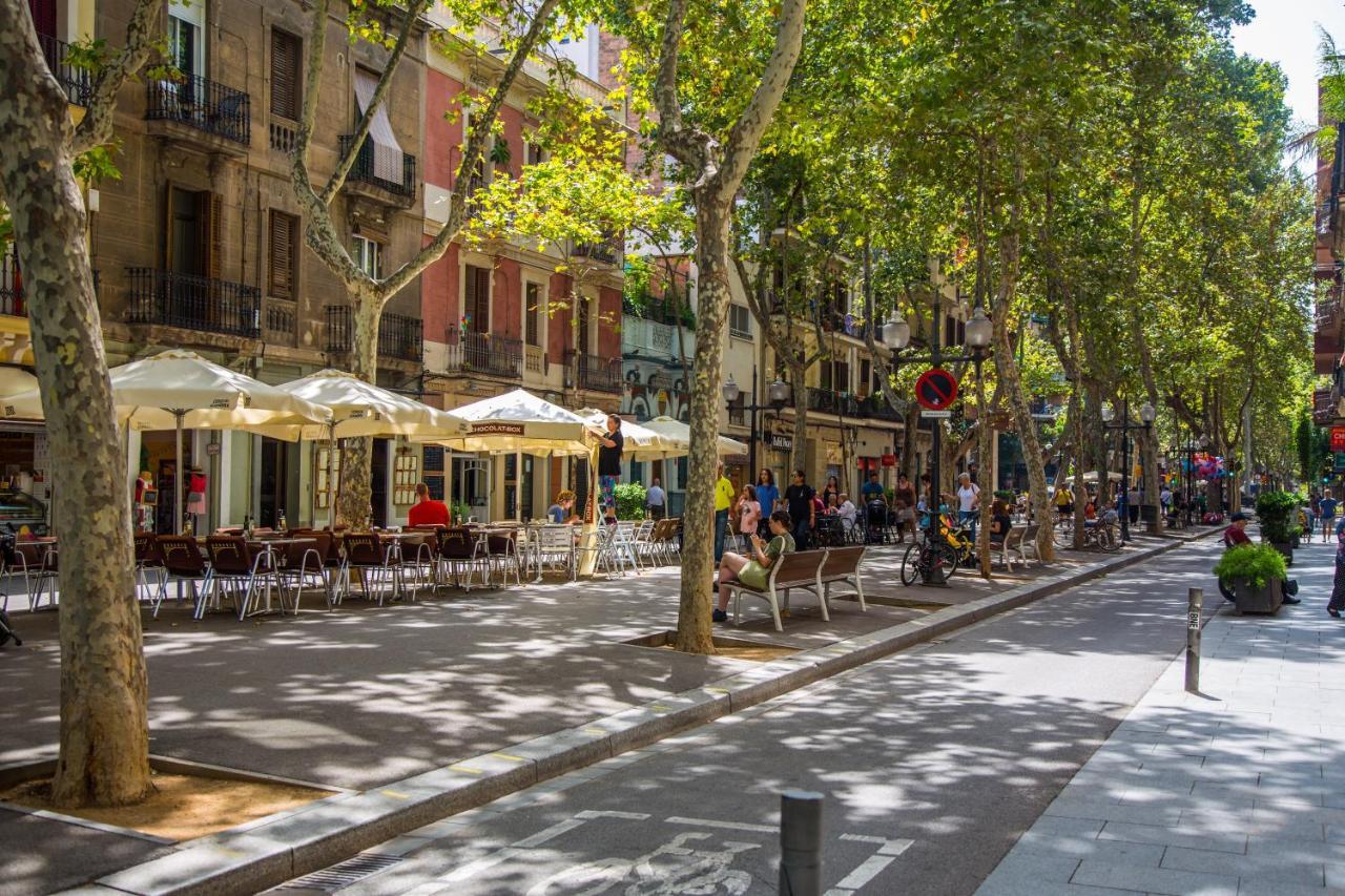 Отель Beautiful And Comfy Boat In Barcelona With Boat Tour Option Экстерьер фото